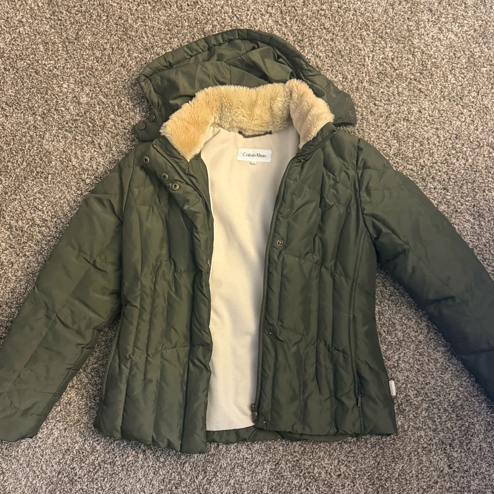 Calvin Klein Women's Forest Green / Olive Green Puffer Coat